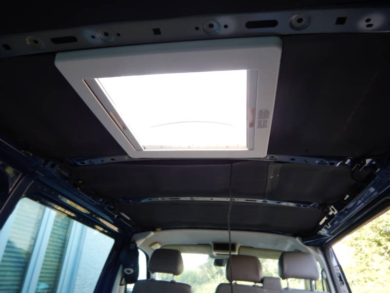 Dachfenster Dachhaube Dachluke im Transporter eingebaut.