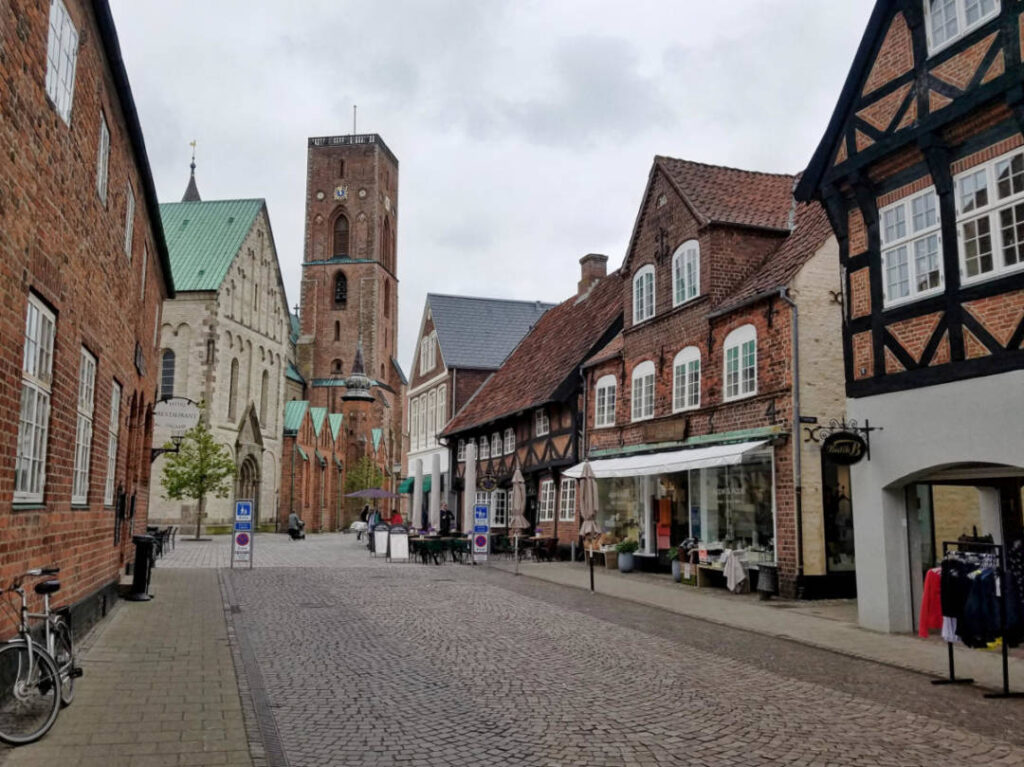 Kleine historische Stadt Ribe in Dänemark. Die Westküste