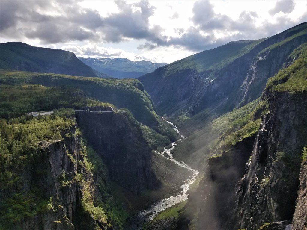 Das Mabodalen in Norwegen beim Voringfossen