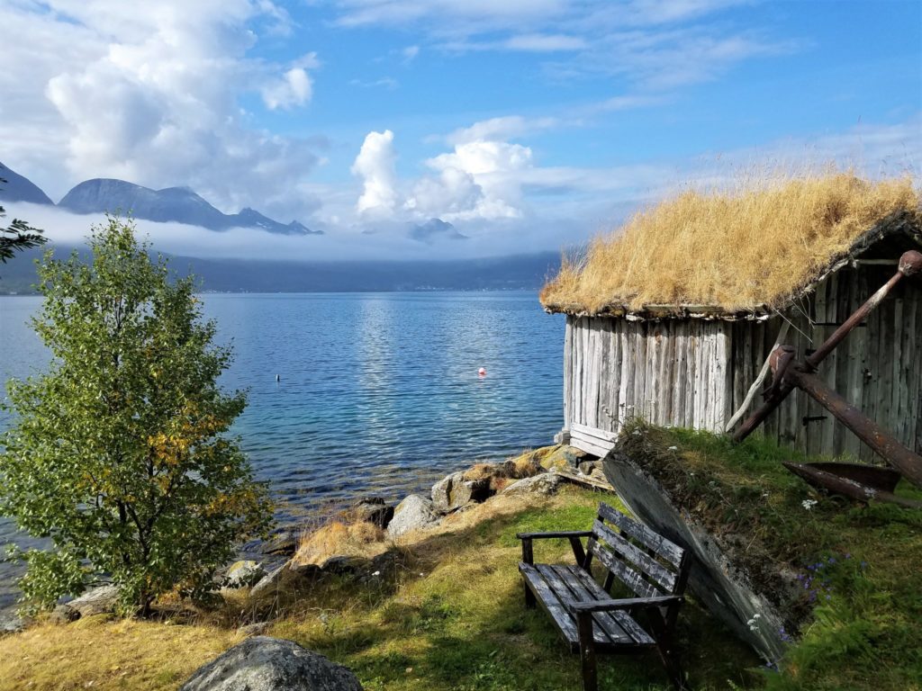 Auf dem Weg zur Insel Senja im Norden Norwegens.