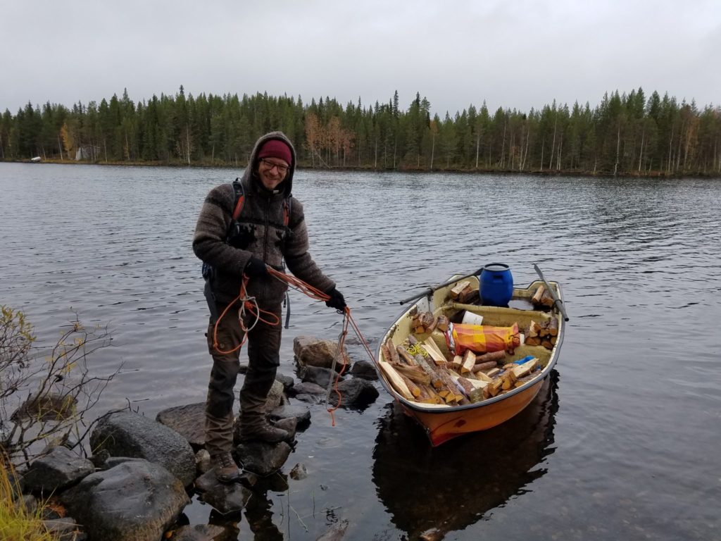 Kaputtes Ruderboot in Finnland