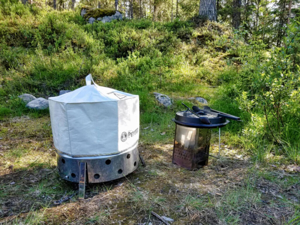 Atago Grill mit Umluftkappe im Outdoor Einsatz