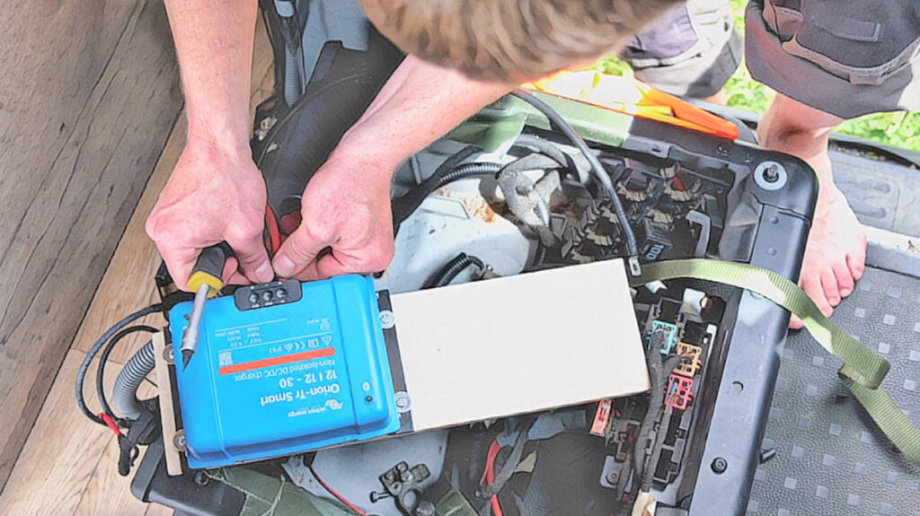 Ladebooster im Wohnmobil - Bordbatterie während der Fahrt laden